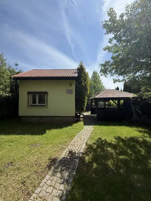 Działka ROD Partynice/Wysoka/Ołtaszyn | Całoroczny Dom 72m² z Pełnym Wyposażeniem